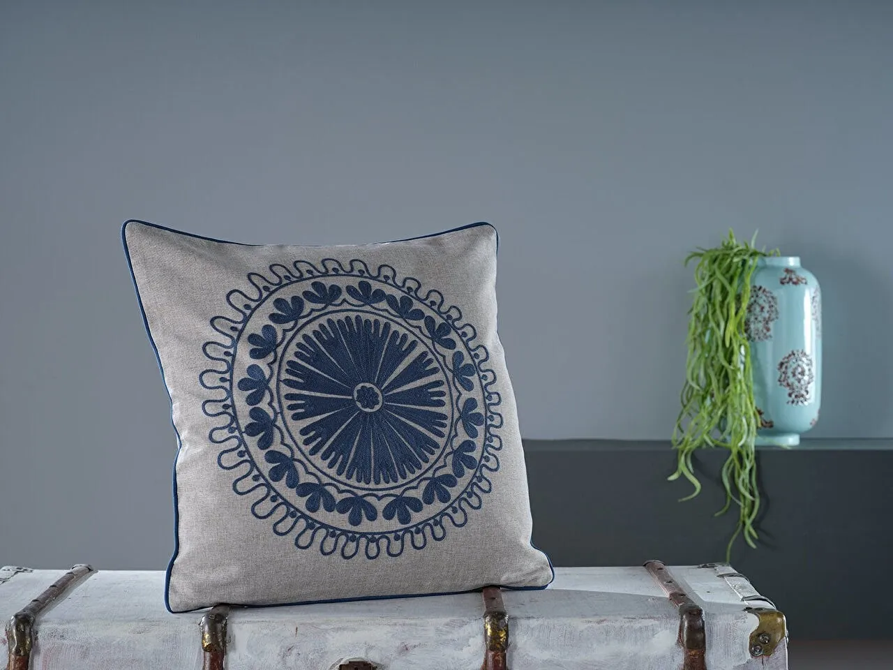 Doqu Home Pandora Anatolia Kırlent 50 x 50 cm - İndigo